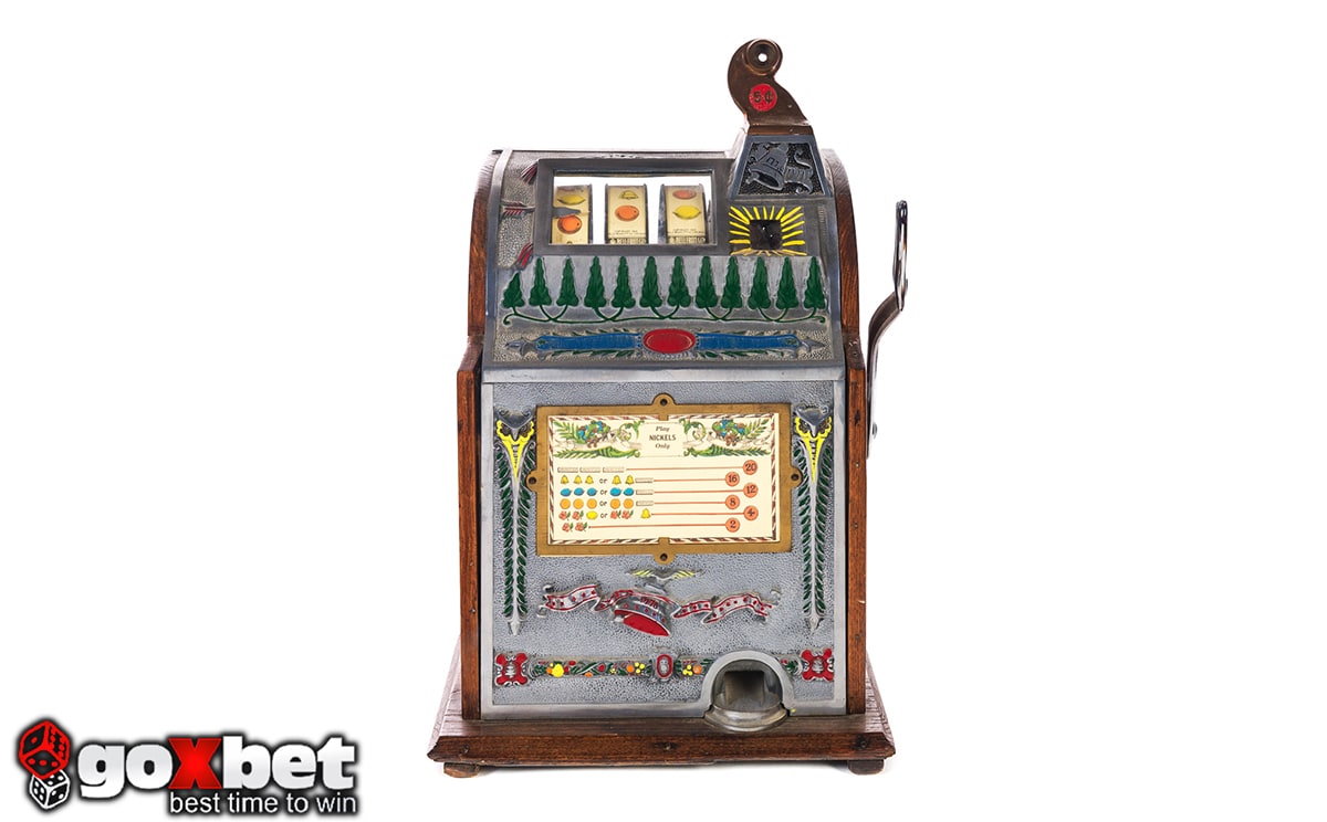Один из первых фруктовых слотов - Bell Fruit Gum Slot Machine.